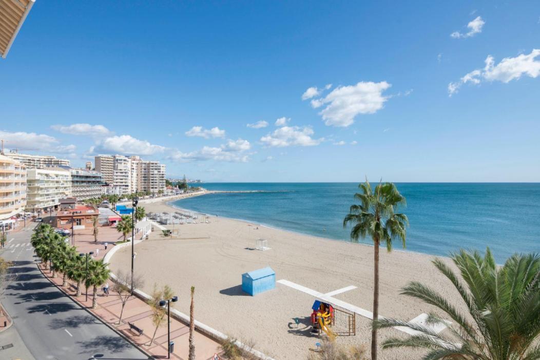 شقة Family Aguamarina Front The Sea Free Parking فوينخيرولا المظهر الخارجي الصورة